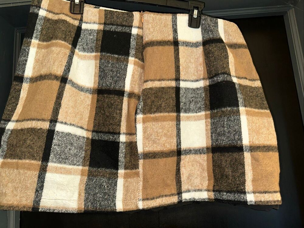 Vintage brown and beige plaid wool blend skirt with zipper, size 8